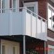 Balkon-Einfassung, Modell „Oldenburg“, Aluminium pulverbeschichtet RAL 9016 weiß, mit Handlauf. Balkonumr. 350,00 €/lfdm. Pfosten 130,00 € Handlauf 89,00 €/lfdm